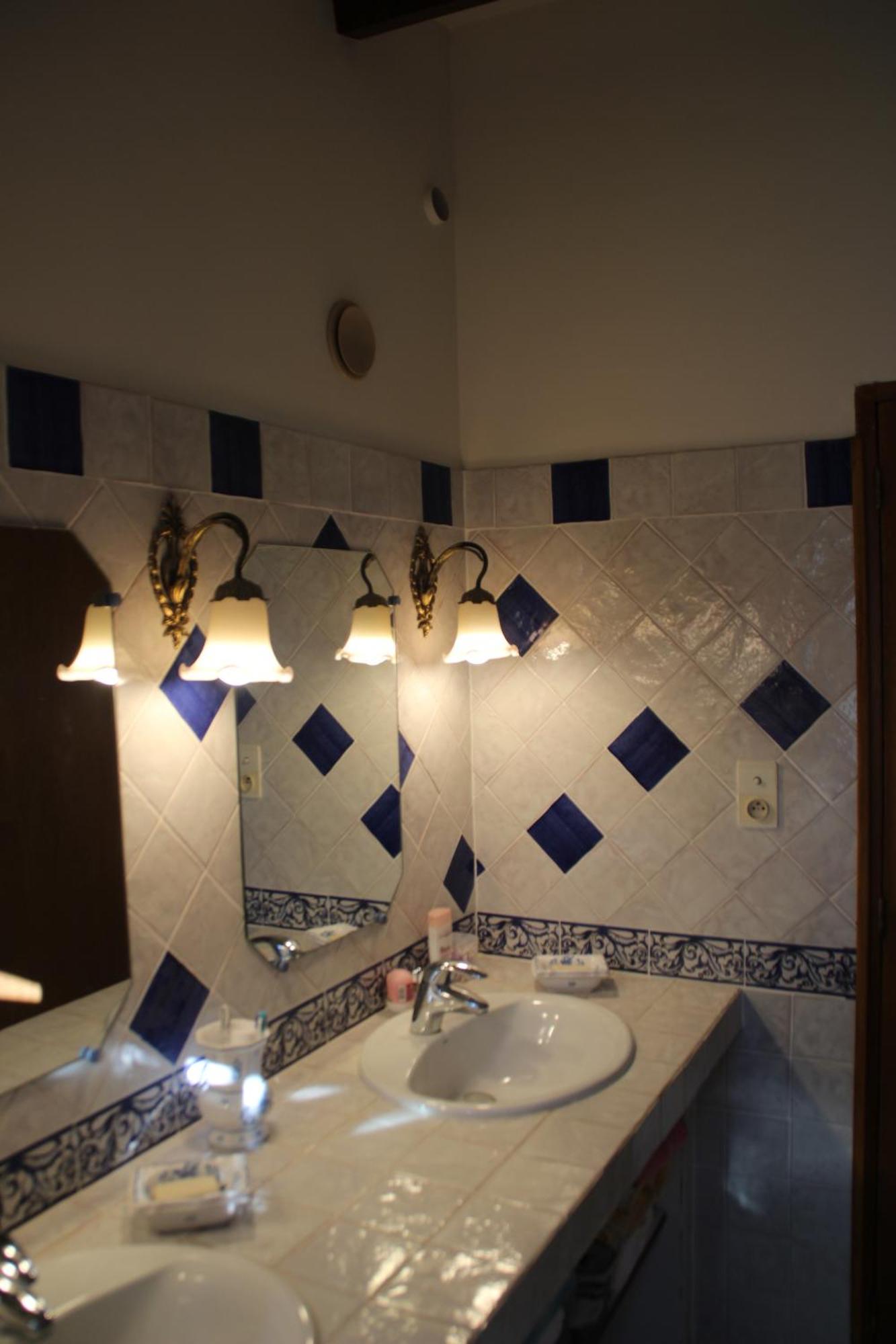 Chambres D'Hotes Elisa & Etienne มาโนสก์ ภายนอก รูปภาพ